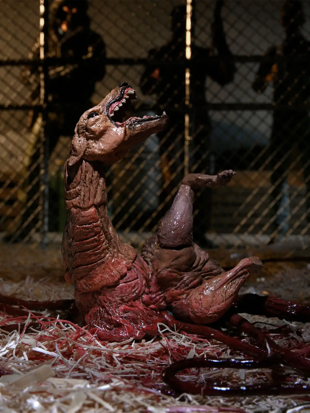 Deluxe Ultimate Dog Creature - 7" Scale Action Figure - The Thing - NECA Collectibles - Image 4