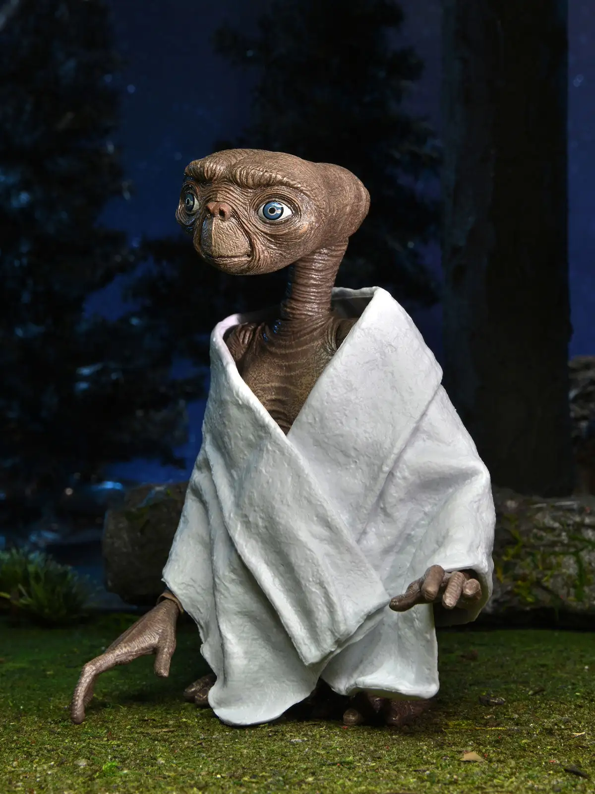 E.T. Ultimate 40th Anniversary - 7" Scale Action Figurine - E.T. The Extra-Terrestrial - NECA Collectibles - Image 2