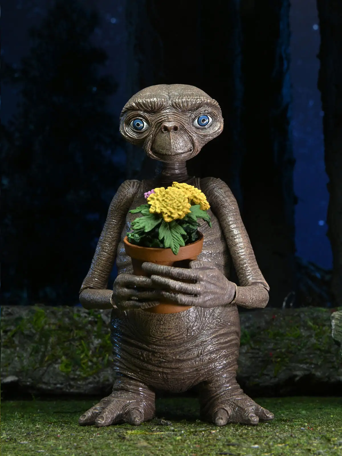 E.T. Ultimate 40th Anniversary - 7" Scale Action Figurine - E.T. The Extra-Terrestrial - NECA Collectibles - Image 3