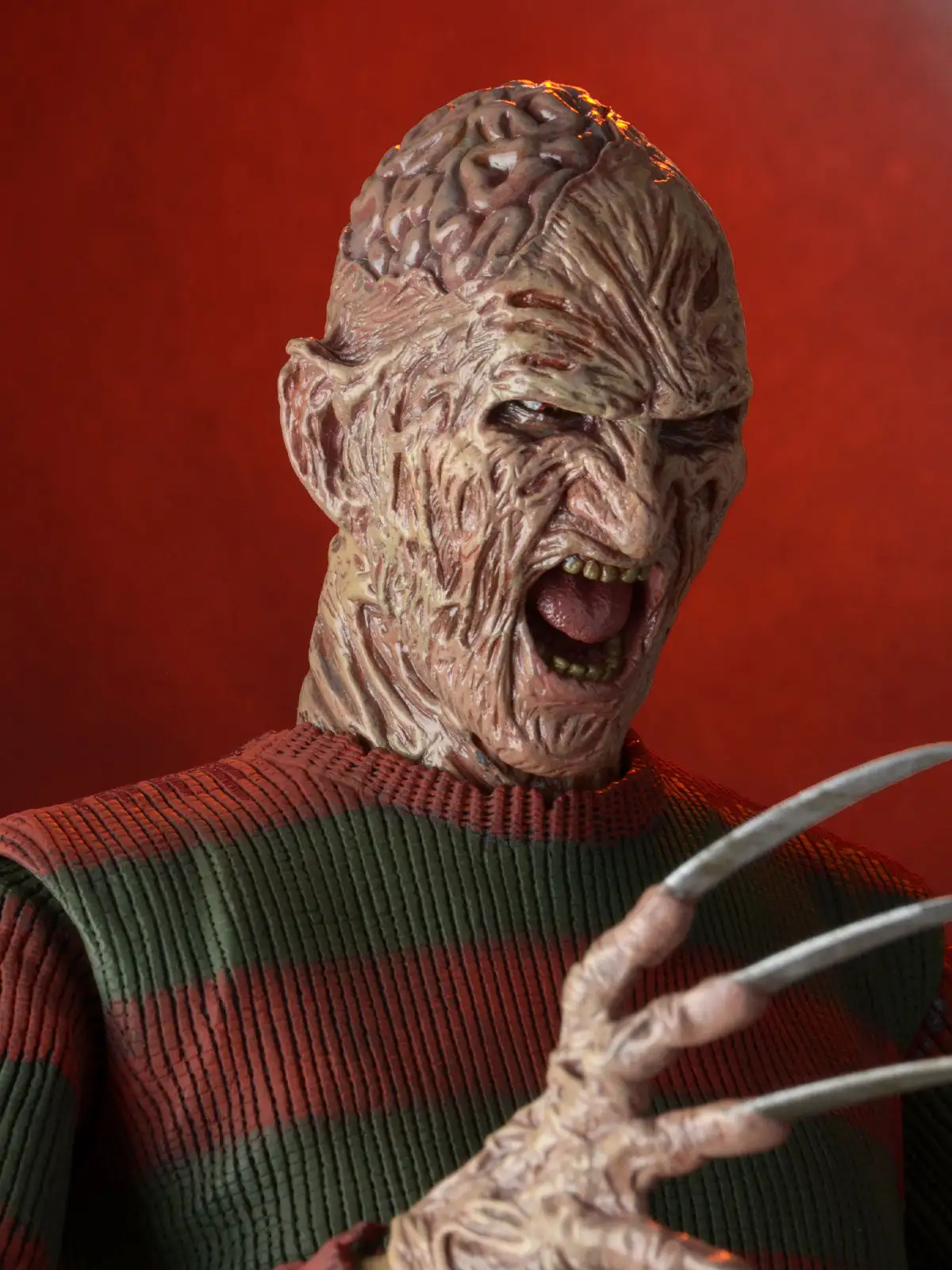 Freddy Kreuger - 1/4 Scale Action Figure - Nightmare On Elm Street Part 2: Freddy's Revenge - NECA Collectibles - Image 3