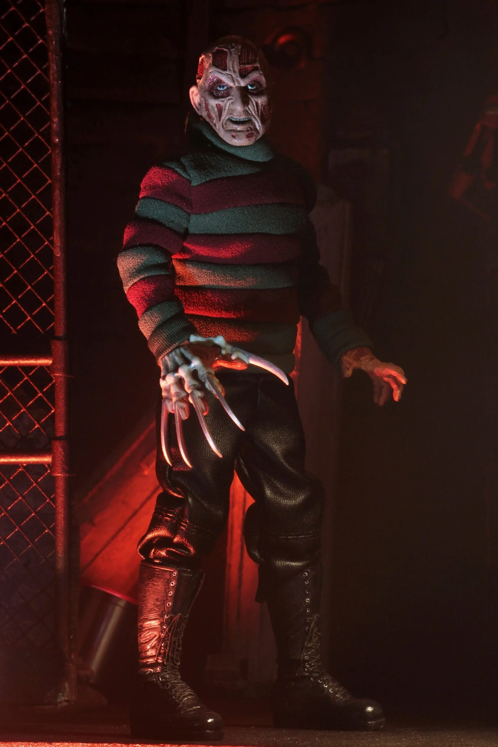 Freddy Kreuger - 8” Clothed Action Figure - Nightmare On Elm Street - NECA Collectibles - Image 3