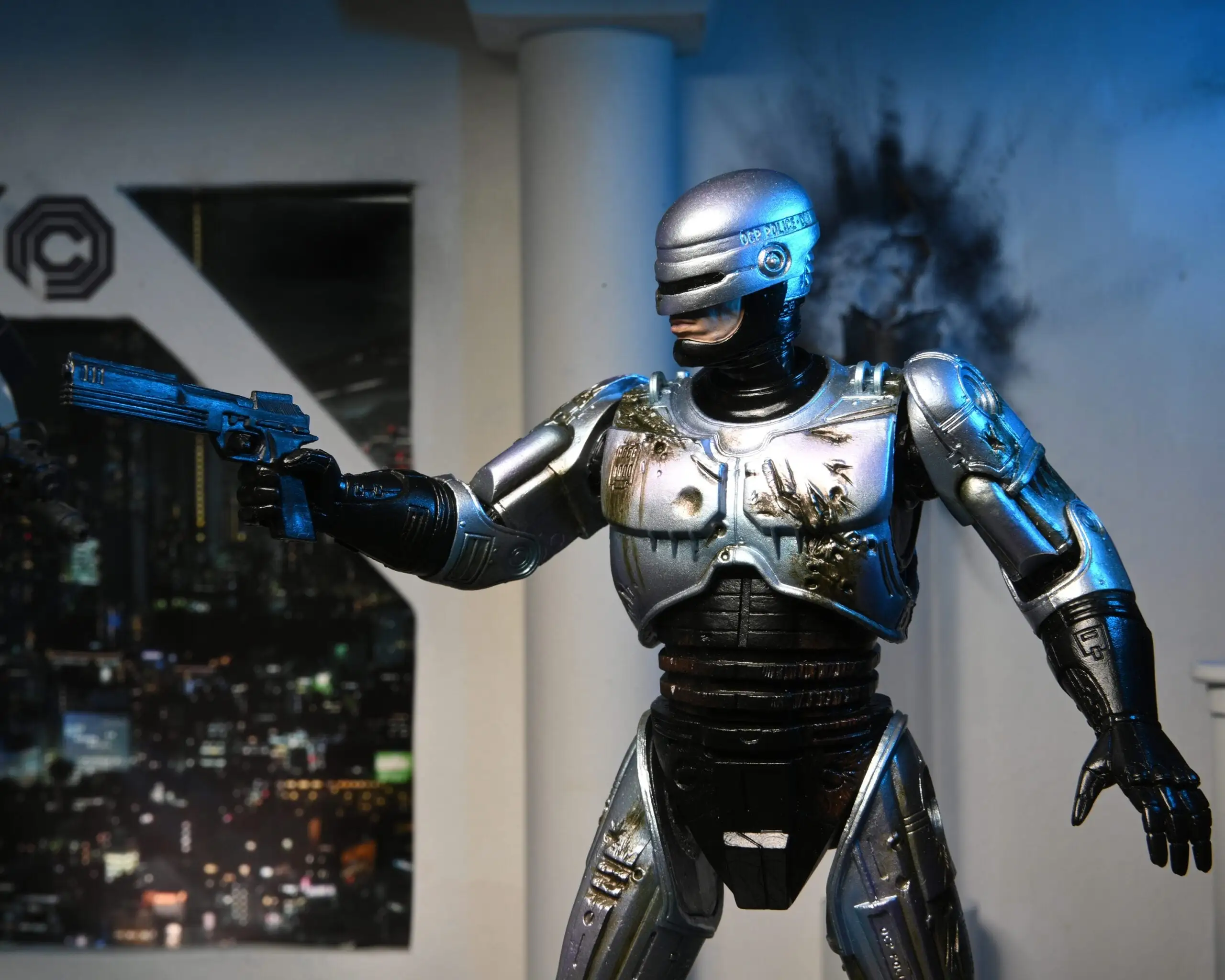 Ultimate Battle Damaged RoboCop With Chair - 7" Scale Action Figure - RoboCop - NECA Collectibles - Image 3