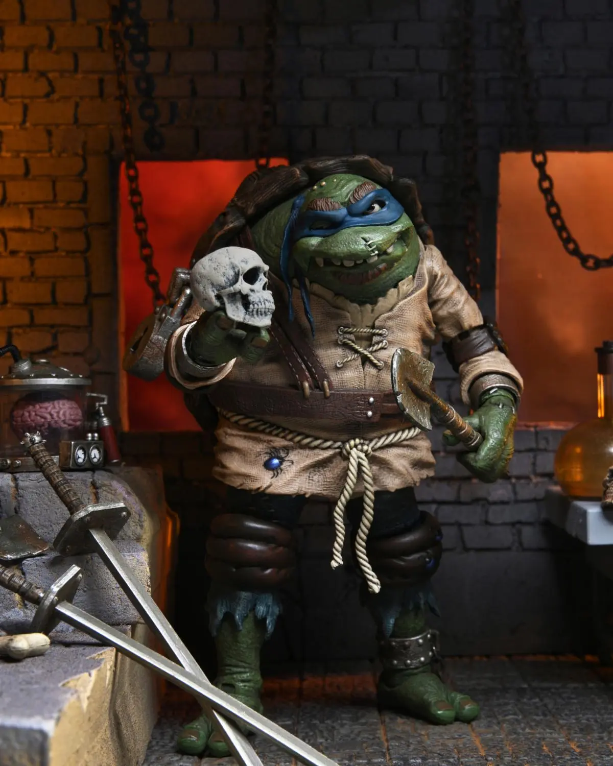 Ultimate Leonardo As The Hunchback - 7" Action Figurine - Teenage Mutant Ninja Turtles X Universal Monsters - NECA Collectibles - Image 7
