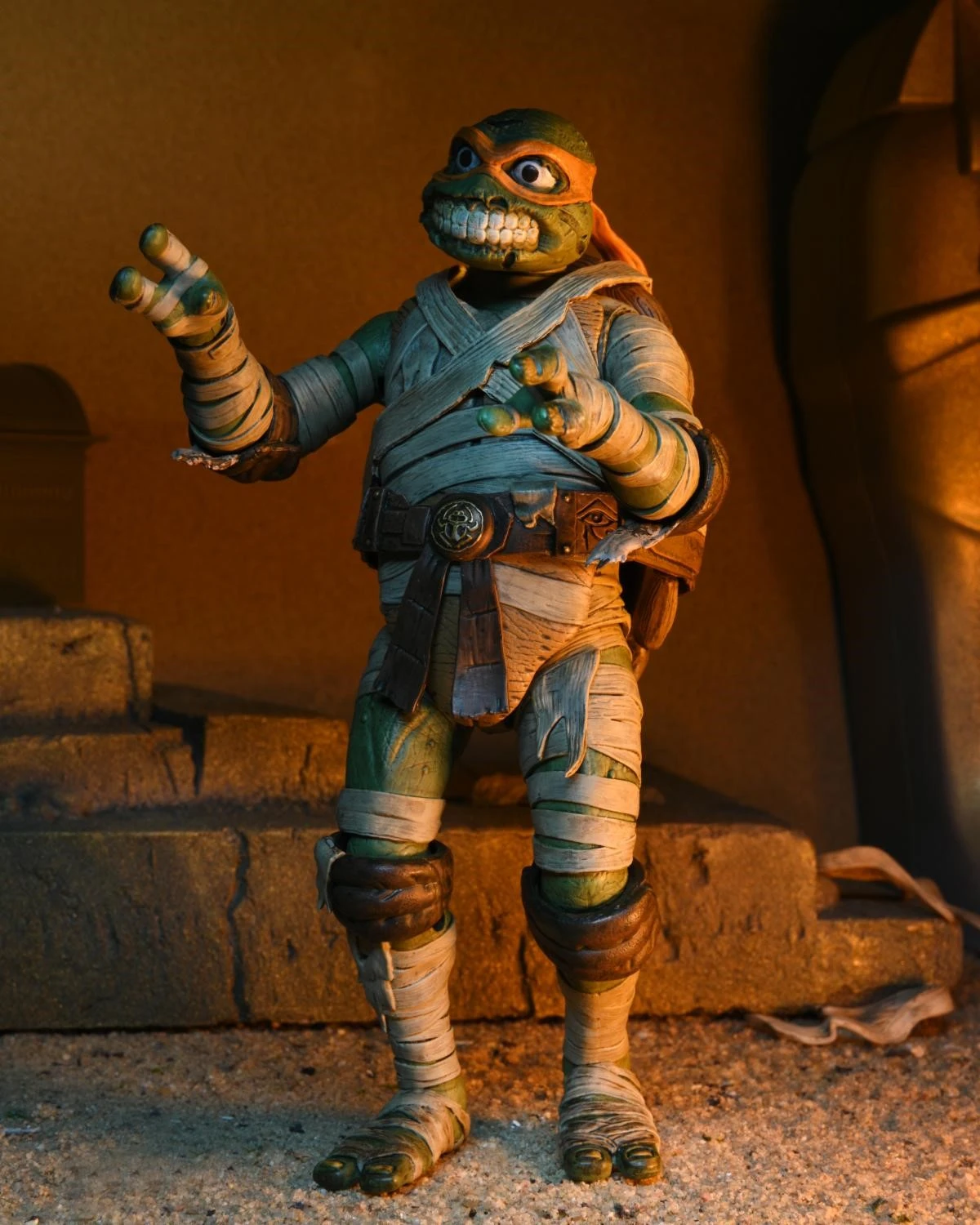 Ultimate Michelangelo As The Mummy - 7" Action Figurine - Teenage Mutant Ninja Turtles X Universal Monsters - NECA Collectibles - Image 6