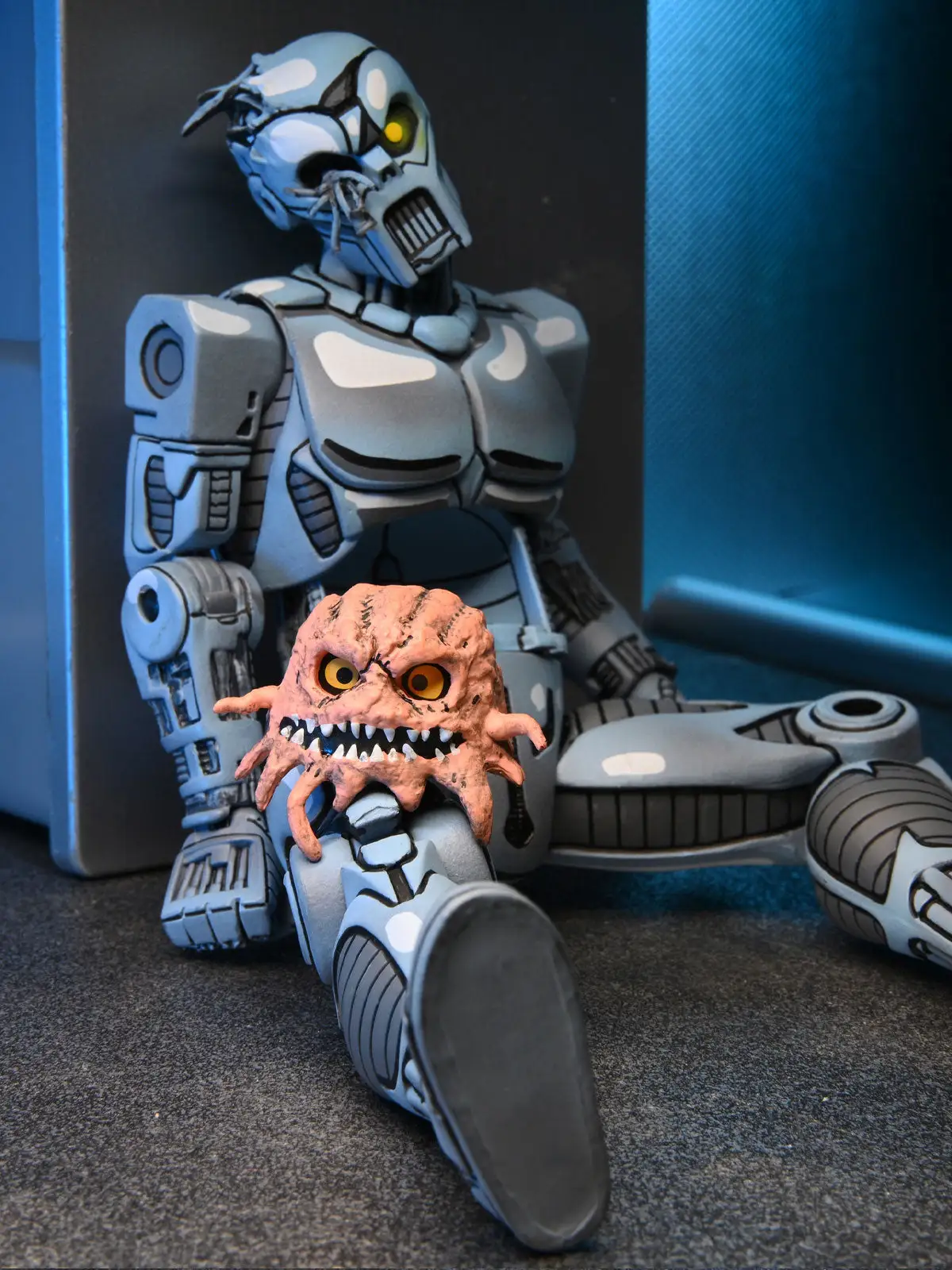 Utrom - 7" Action Figurine - Teenage Mutant Ninja Turtles: Mirage Comics - NECA Collectibles - Image 5